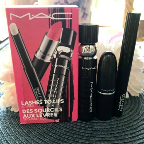 MAC Lashes To Lips Kit: Relentlessly Red Lipstick, Mini MacStack + *BNIB - Picture 16 of 16